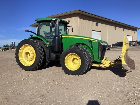 Image of John Deere 8335R equipment image 2