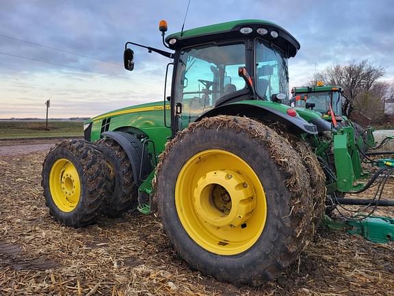 Image of John Deere 8335R equipment image 3