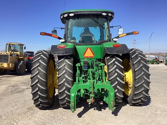 Image of John Deere 8335R equipment image 4