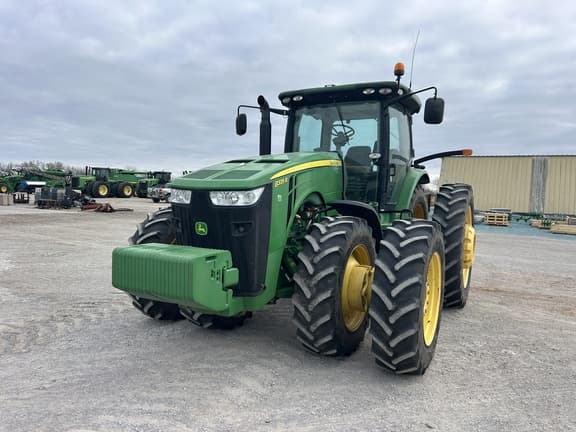 Image of John Deere 8335R equipment image 1