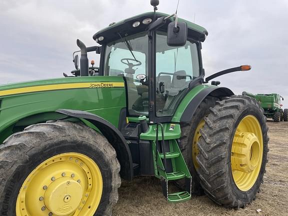 Image of John Deere 8335R equipment image 2