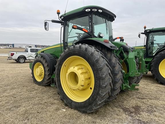 Image of John Deere 8335R equipment image 3