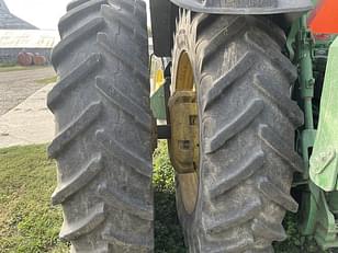 Main image John Deere 8335R 19