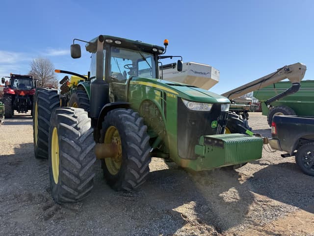 Image of John Deere 8335R equipment image 2