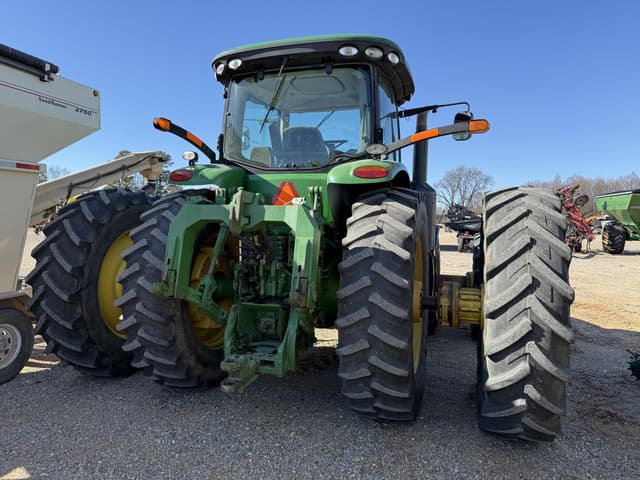Image of John Deere 8335R equipment image 4