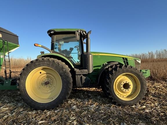 Image of John Deere 8335R equipment image 2