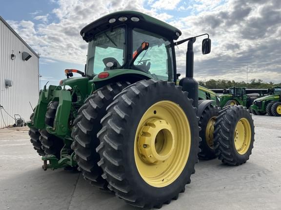 Image of John Deere 8335R equipment image 3