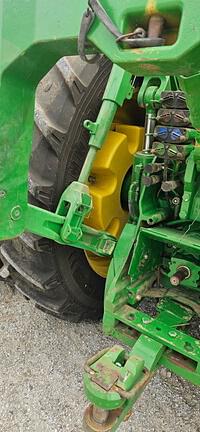 Image of John Deere 8335R equipment image 3