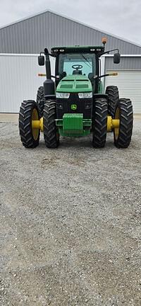 Image of John Deere 8335R equipment image 2