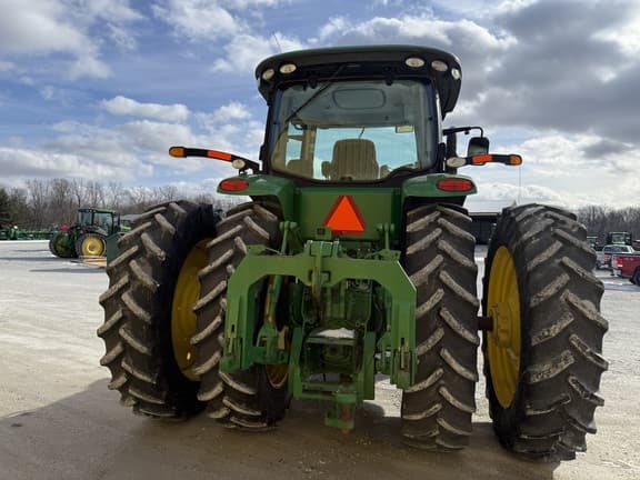 Image of John Deere 8335R equipment image 3