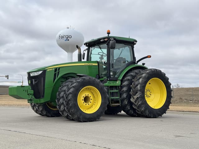Image of John Deere 8335R equipment image 1
