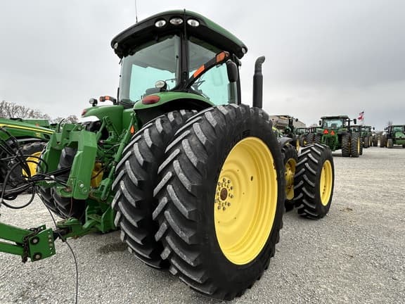 Image of John Deere 8335R equipment image 2