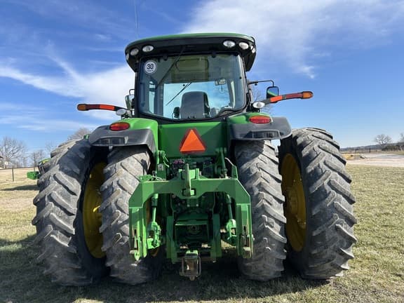 Image of John Deere 8335R equipment image 3