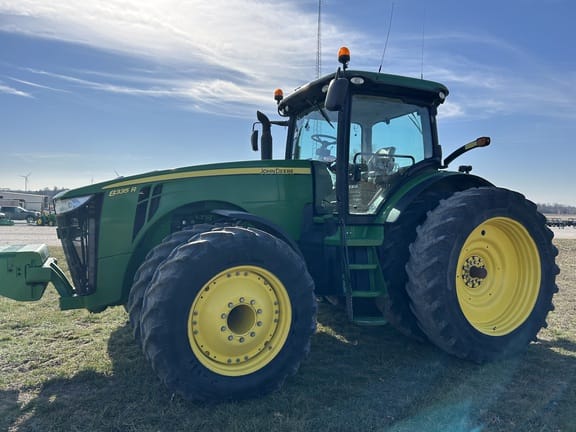 2012 John Deere 8335R Equipment Image0