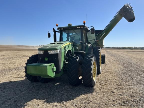 Image of John Deere 8335R equipment image 1