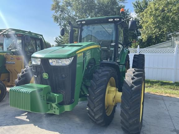 Image of John Deere 8335R equipment image 1