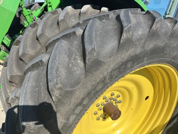 Image of John Deere 8335R equipment image 3