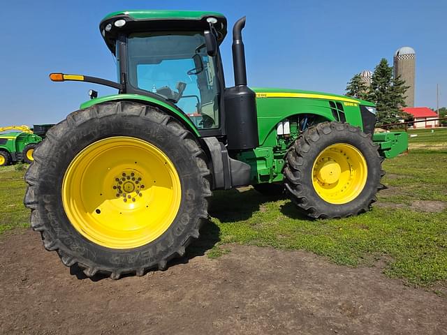 Image of John Deere 8335R equipment image 4