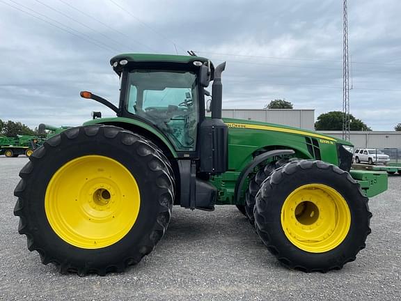 Image of John Deere 8335R equipment image 1