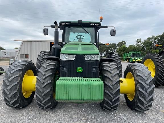 Image of John Deere 8335R equipment image 2