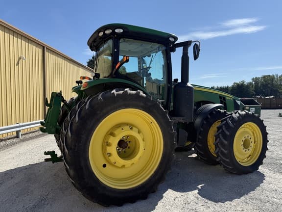 Image of John Deere 8335R equipment image 3