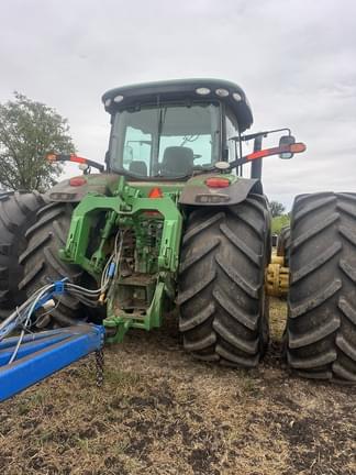 Image of John Deere 8335R equipment image 3