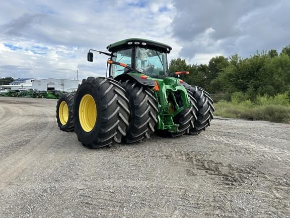 Image of John Deere 8335R equipment image 3