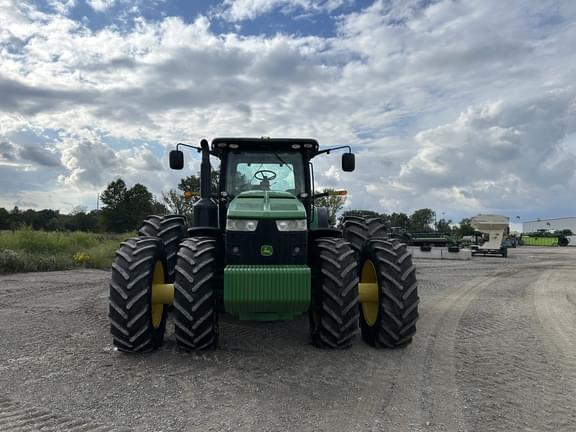 Image of John Deere 8335R equipment image 1