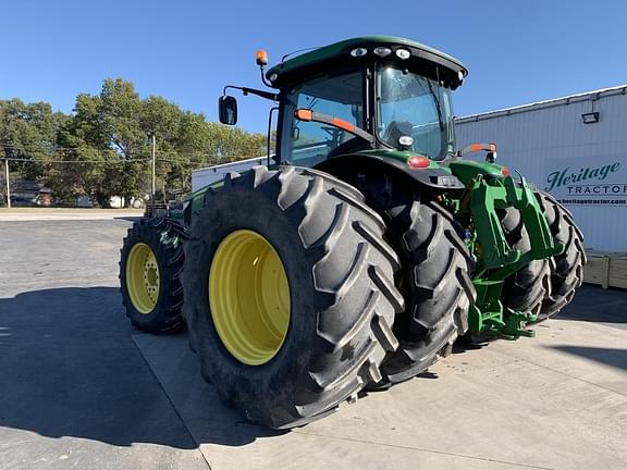 Image of John Deere 8335R equipment image 2