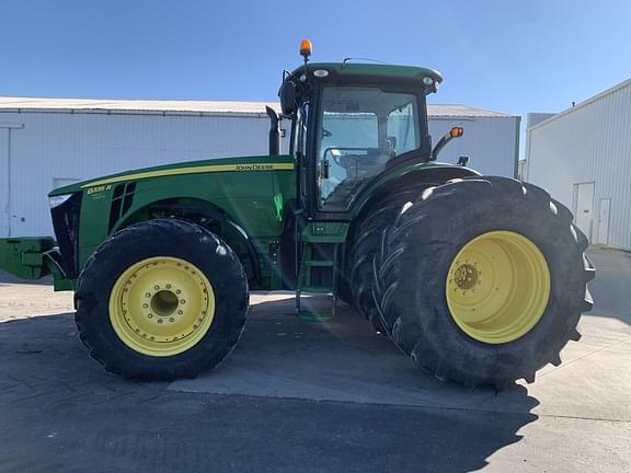 Image of John Deere 8335R equipment image 1