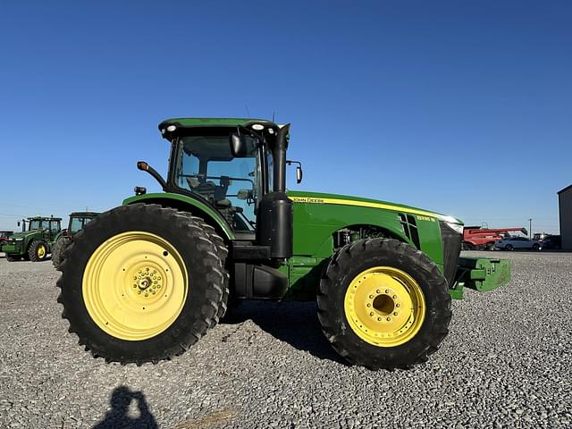 Image of John Deere 8335R equipment image 3