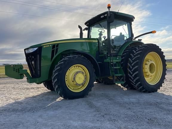 Image of John Deere 8335R equipment image 3