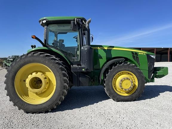 Image of John Deere 8335R equipment image 1