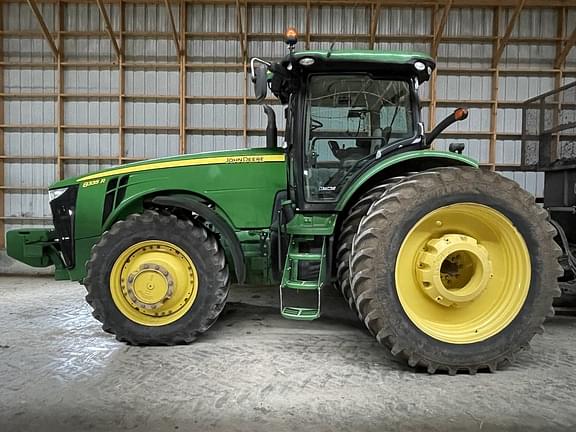 Image of John Deere 8335R equipment image 1