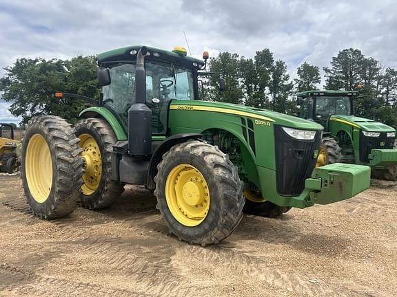 Image of John Deere 8335R equipment image 2