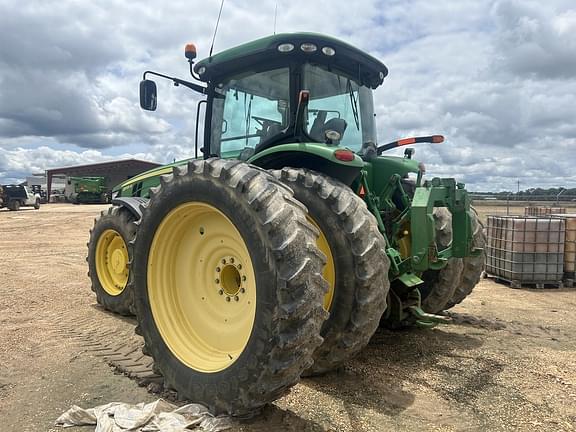 Image of John Deere 8335R equipment image 1
