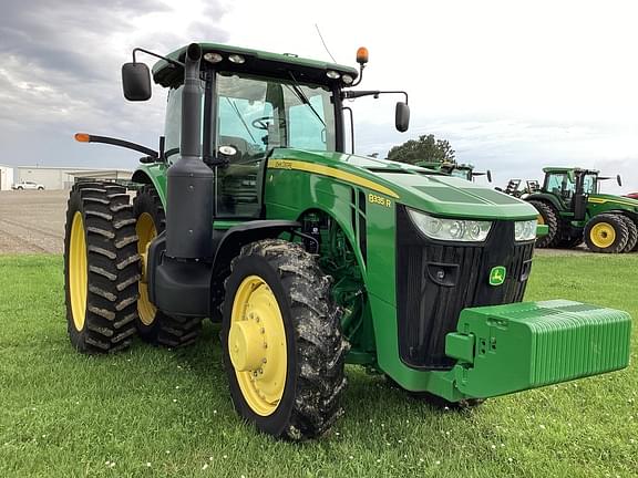 Image of John Deere 8335R equipment image 2