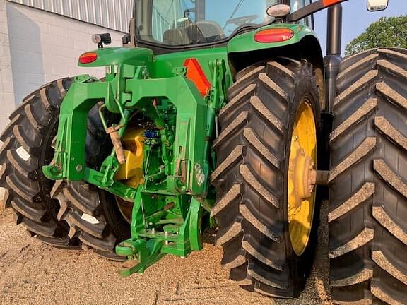Image of John Deere 8335R equipment image 3