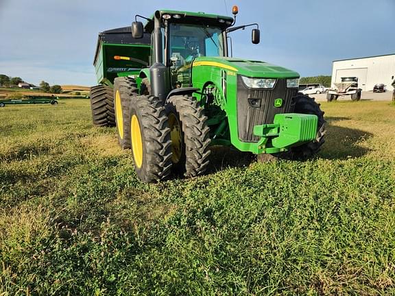 Image of John Deere 8335R equipment image 2