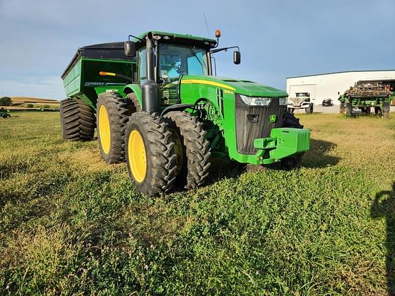 Image of John Deere 8335R equipment image 3