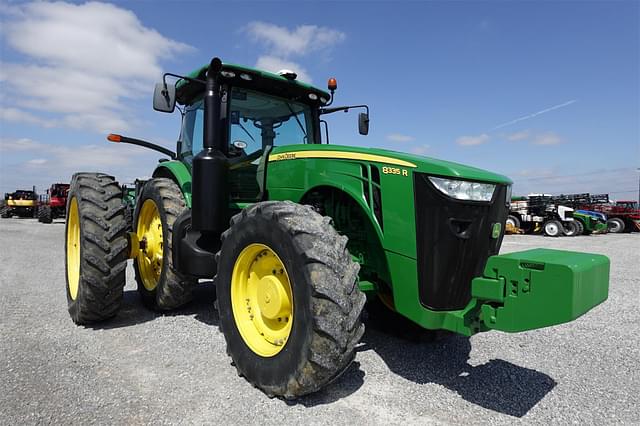 Image of John Deere 8335R equipment image 1