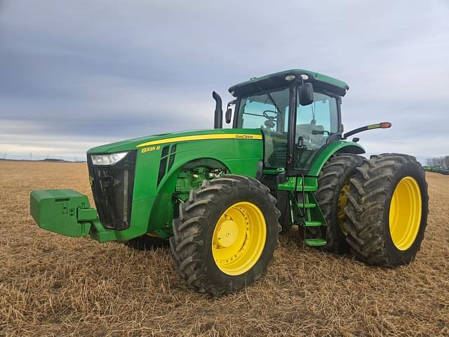 Image of John Deere 8335R equipment image 1