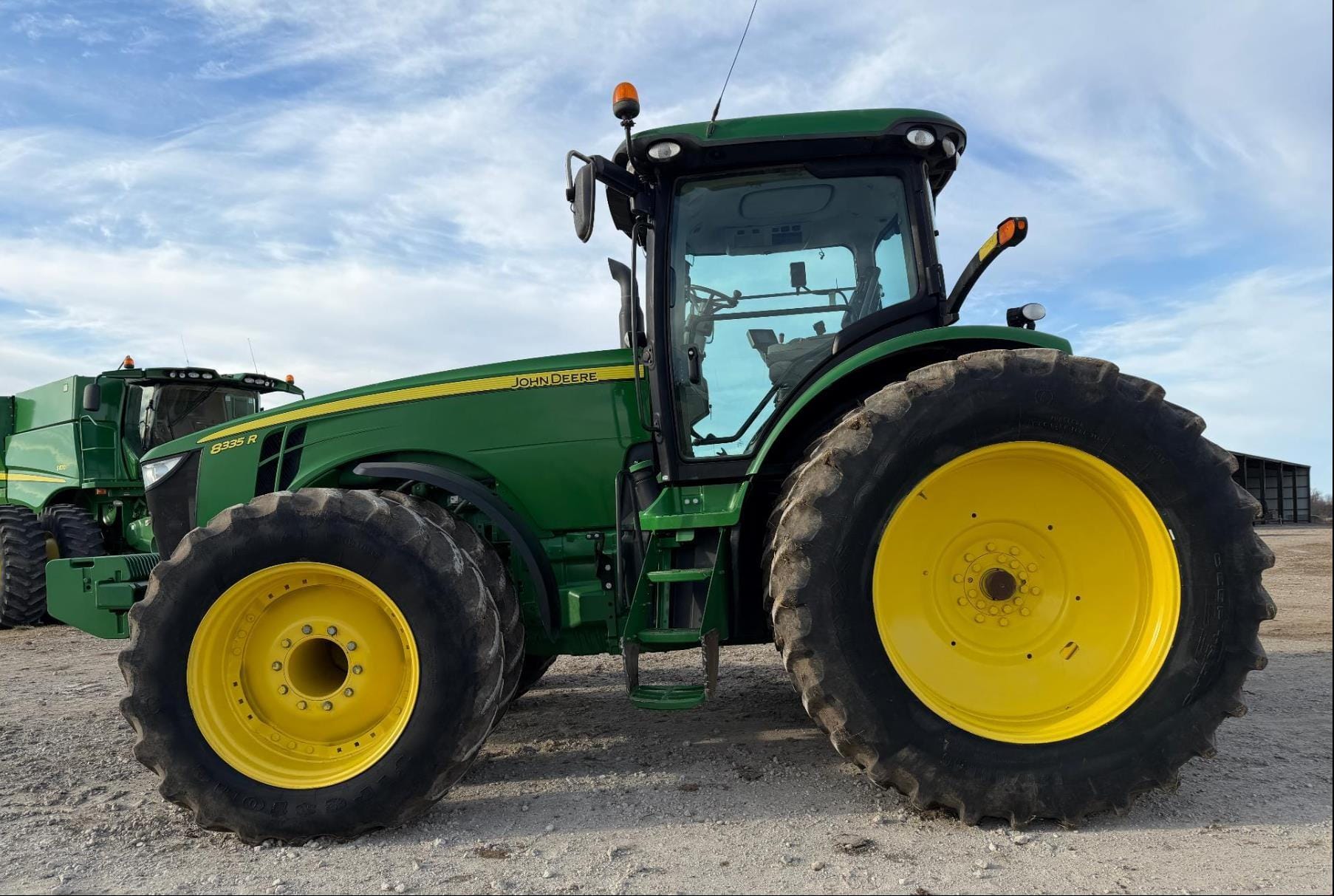 2012 John Deere 8335R Equipment Image0