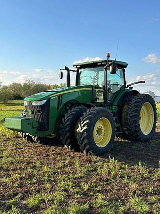 Image of John Deere 8335R equipment image 1