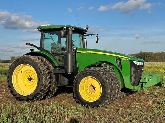 Image of John Deere 8335R equipment image 3