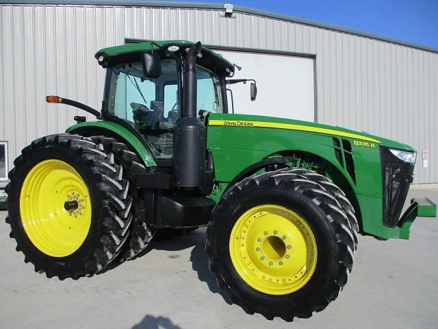 Image of John Deere 8335R equipment image 1