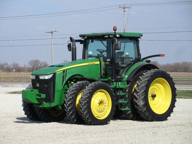 Image of John Deere 8335R equipment image 4