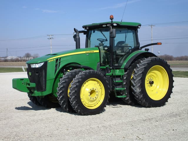 Image of John Deere 8335R equipment image 3