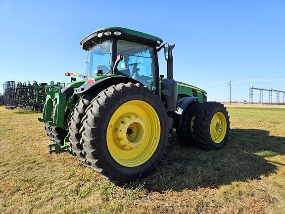 Image of John Deere 8335R equipment image 4