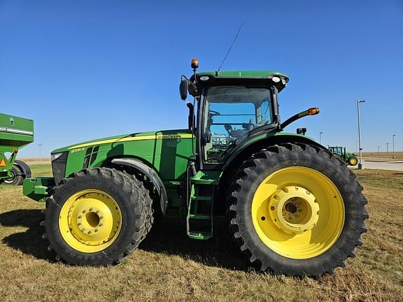 Image of John Deere 8335R equipment image 3